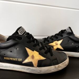 Golden Goose Super-Star Low Top Sneaker - Black & Gold